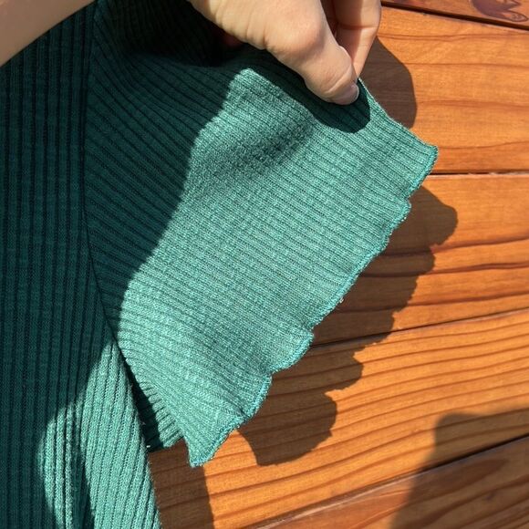 Emerald Green Flowy Top - Picture 4 of 7